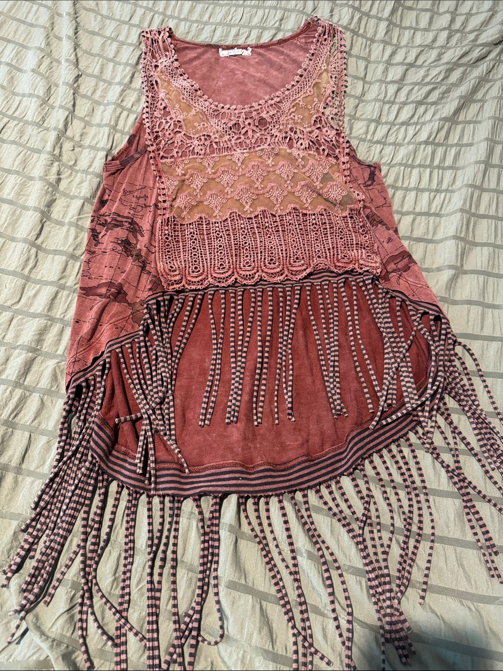 Gimmicks by BKE tank top